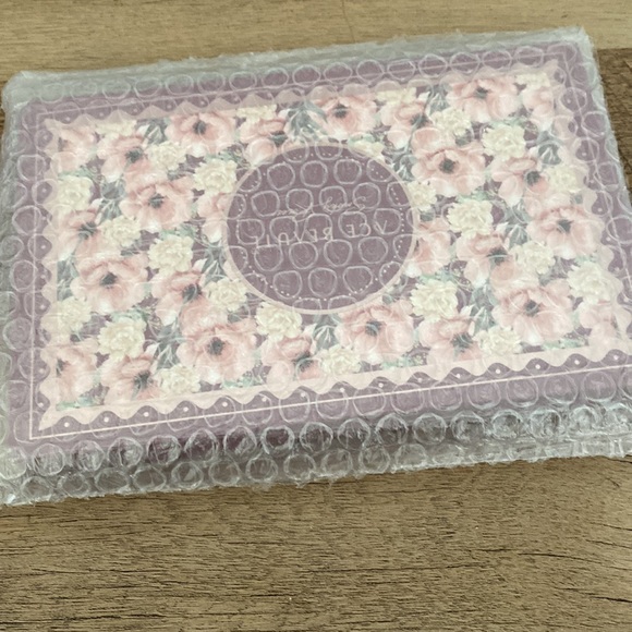 ACE BEAUTÉ Smoky Roses Eyeshadow Palette - Picture 2 of 4